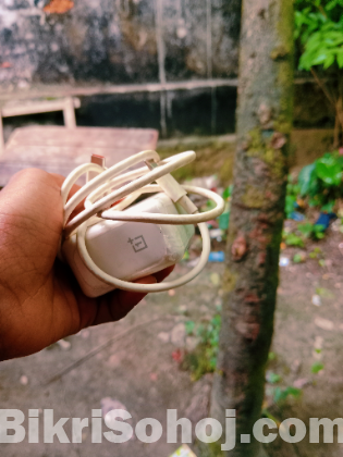 ONE PIUS 65W PD FAST CHARGER
